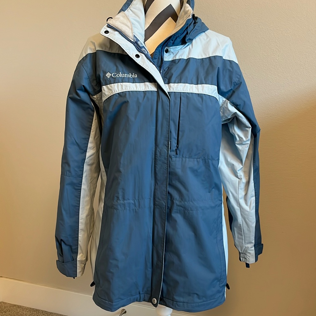 Women’s Columbia Blue & White Jacket-Large